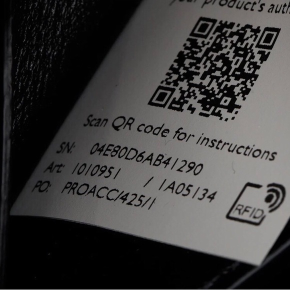 Authentic VERSACE Black Calf Leather Mini Greca Goddess Shoulder Bag - Picture 10 of 11